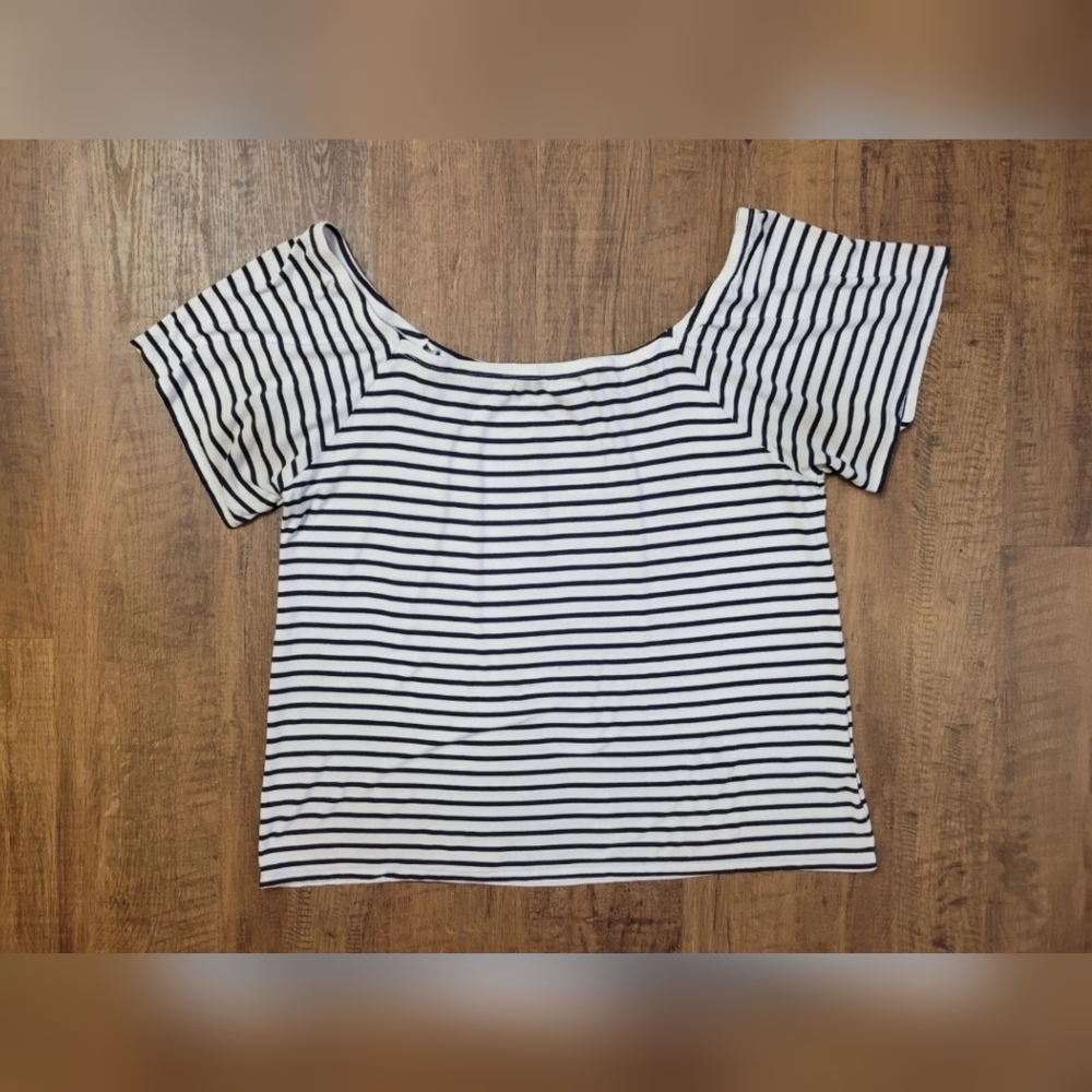 FREE W BUNDLE Reitmans off shoulder t-shirt